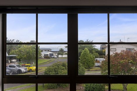 Photo of property in 8 Taurus Place, Kawaha Point, Rotorua, 3010