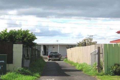 Photo of property in 15 Hindmarsh Street, Henderson, Auckland, 0612