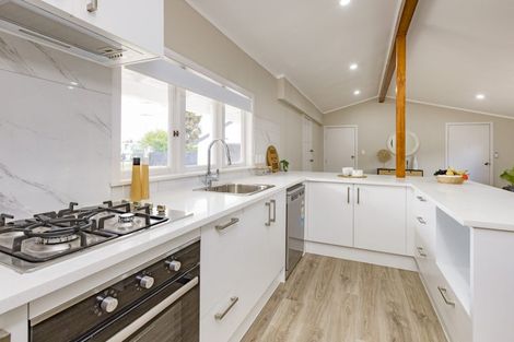 Photo of property in 1/2 Hunua Road, Papakura, 2110