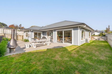 Photo of property in 32 Ballintoy Park Drive, Welcome Bay, Tauranga, 3175