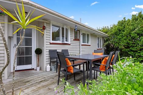 Photo of property in Peninsula Primary School, 61 Wharf Road, Te Atatu Peninsula, Auckland, 0610