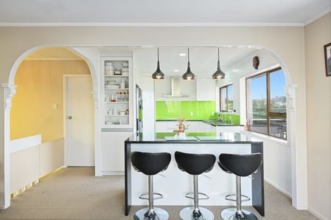 Photo of property in 4 Roberts Road, Te Atatu South, Auckland, 0610