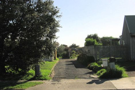 Photo of property in 19 Rutherford Drive, Waikanae Beach, Waikanae, 5036