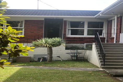 Photo of property in 2 Totara Grove, Hillcrest, Auckland, 0627