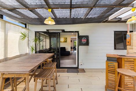Photo of property in 92 Stanmore Bay Road, Stanmore Bay, Whangaparaoa, 0932