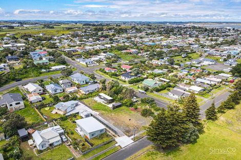 Photo of property in 44 Seafront Road, Castlecliff, Wanganui, 4501