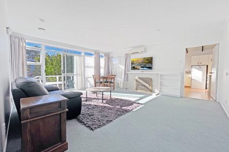 Photo of property in 27 Silverbirch Grove, Churton Park, Wellington, 6037