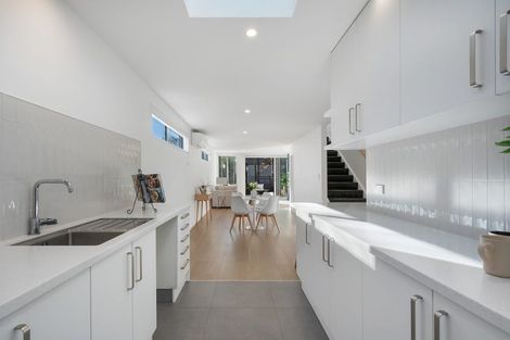 Photo of property in 2/204 Edgeware Road, Edgeware, Christchurch, 8013