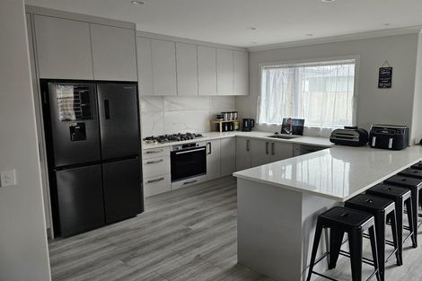 Photo of property in 10 Bridford Way, Paraparaumu, 5032