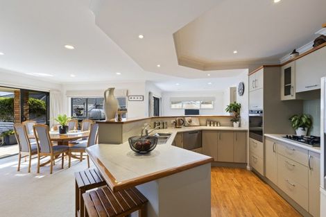 Photo of property in 6 Royal Heights, Glen Avon, New Plymouth, 4312