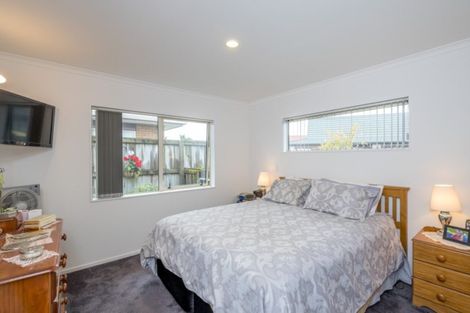 Photo of property in Rangeview Villas, 10/9 Fuller Close, Levin, 5510