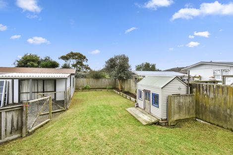 Photo of property in 18 Helms Place, Manurewa, Auckland, 2102