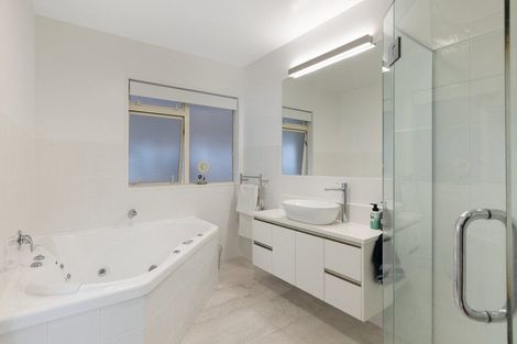 Photo of property in 28 The Mall, Mount Maunganui, 3116
