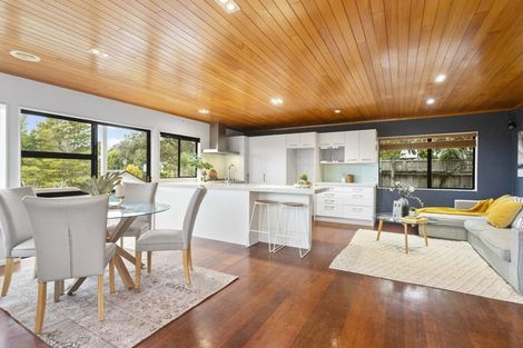 Photo of property in 92b Sandspit Road, Shelly Park, Auckland, 2014