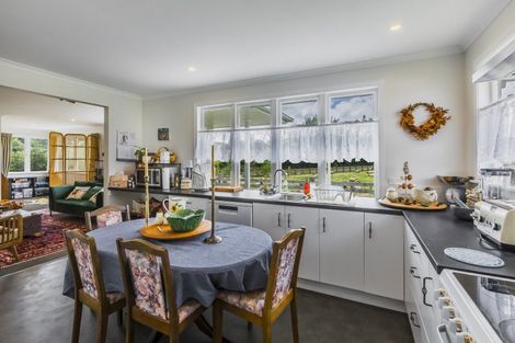 Photo of property in 18 Tiffen Lane, Waipawa, 4210