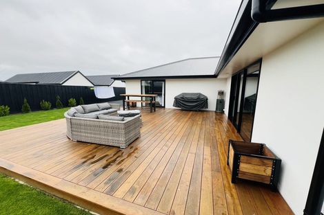 Photo of property in 42b Moeraki Road, Maoribank, Upper Hutt, 5018
