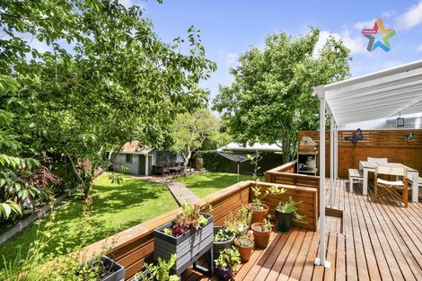 Photo of property in 22 Homedale Road, Wainuiomata, Lower Hutt, 5014