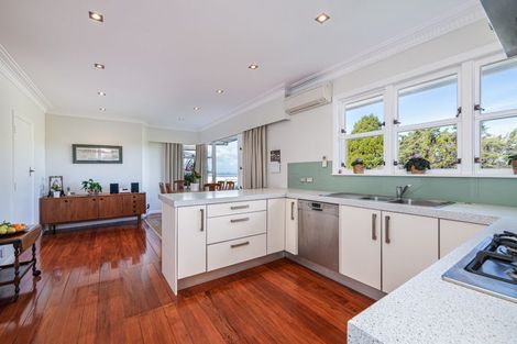 Photo of property in 8a Ava Avenue, Titirangi, Auckland, 0604