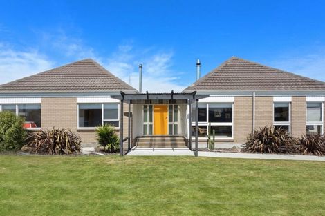 Photo of property in 34 Inwoods Road, Parklands, Christchurch, 8083