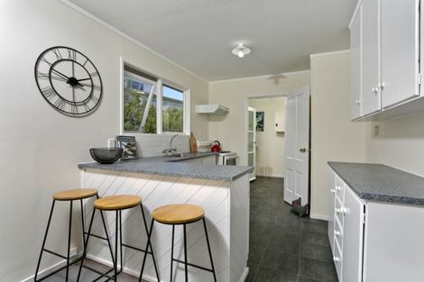 Photo of property in 33 Helleur Road, Massey, Auckland, 0614