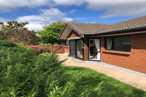 Photo of property in 2/101 Pohutukawa Street, Woburn, Lower Hutt, 5011
