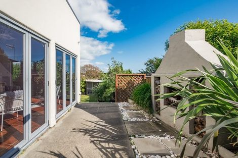 Photo of property in 32 Quadrant Heights, Paraparaumu, 5032