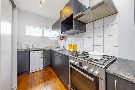 Photo of property in 18 Kayes Road, Pukekohe, 2120