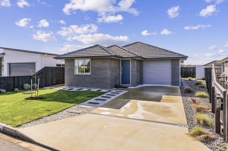 Photo of property in 35 Pohe Street, Waikanae, 5036