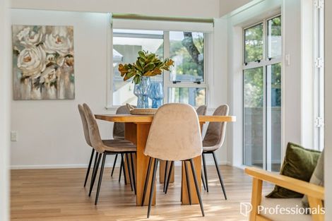 Photo of property in 19 Holly Grove, Maungaraki, Lower Hutt, 5010