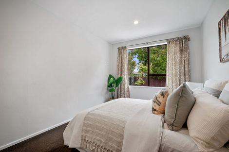 Photo of property in 32 Prestons Road, Redwood, Christchurch, 8051