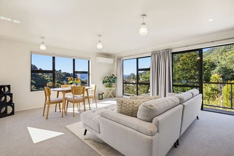 Photo of property in 11 Angle Street, Picton, 7220