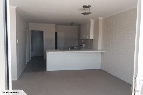 Photo of property in 23a/3 Hamblyn Street, Strandon, New Plymouth, 4312