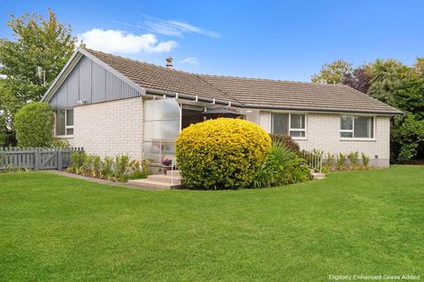 Photo of property in 12 Lomax Place, Islington, Christchurch, 8042