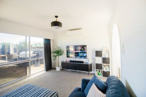 Photo of property in 32 Palliser Place, Milson, Palmerston North, 4414