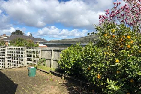 Photo of property in 2 Marie Crescent, Te Atatu South, Auckland, 0610