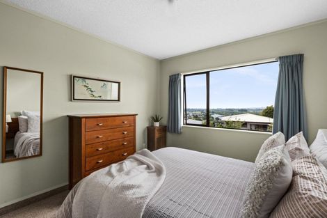 Photo of property in 90 Churchill Drive, Taradale, Napier, 4112