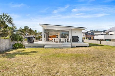 Photo of property in 620 Ocean Road, Whangamata, 3620