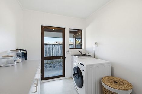 Photo of property in 11 Fern Grove, Taradale, Napier, 4112