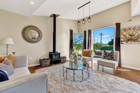 Photo of property in 6 Forest Hill Road, Henderson, Auckland, 0612