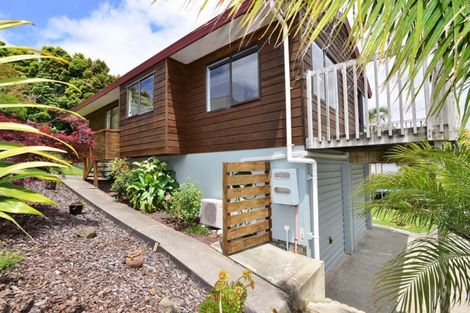 Photo of property in 14 Royalty Rise, Red Beach, 0932