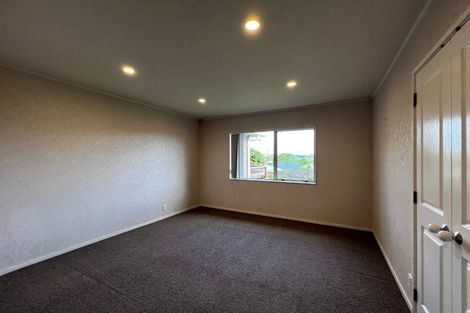 Photo of property in 6 Sandpiper Grove, Unsworth Heights, Auckland, 0632