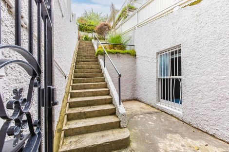 Photo of property in 35 Milton Road, Bluff Hill, Napier, 4110