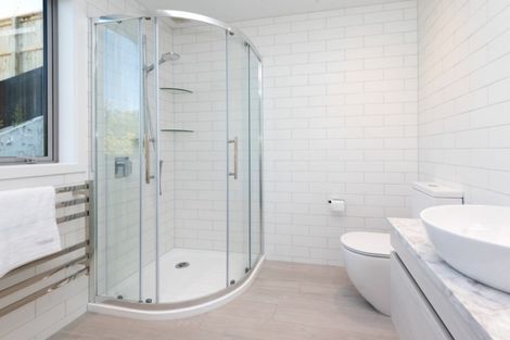 Photo of property in 208 Mellons Bay Road, Mellons Bay, Auckland, 2014