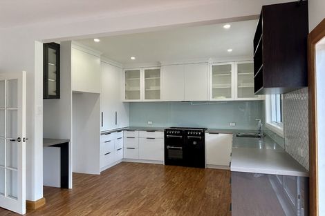 Photo of property in 42 Puriri Terrace, Roslyn, Palmerston North, 4414