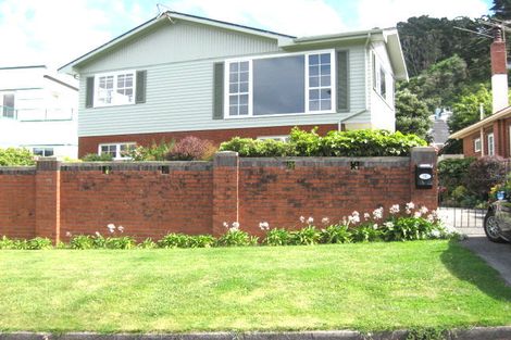 Photo of property in 12 Burnham Street, Seatoun, Wellington, 6022