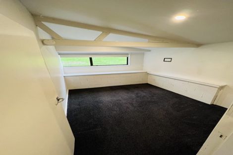 Photo of property in 50 Lauderdale Road, Birkdale, Auckland, 0626