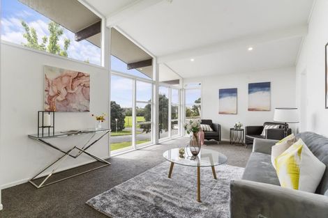 Photo of property in 116 Archibald Road, Kelston, Auckland, 0602