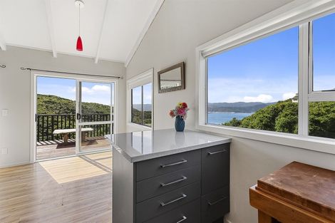 Photo of property in 16b Fernhaven Grove, Newlands, Wellington, 6037