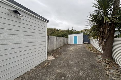 Photo of property in 2 Te Pari Pari Road, Pukerua Bay, 5026
