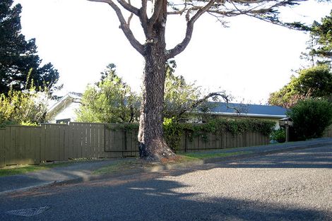 Photo of property in 1 Takanini Grove, Stokes Valley, Lower Hutt, 5019